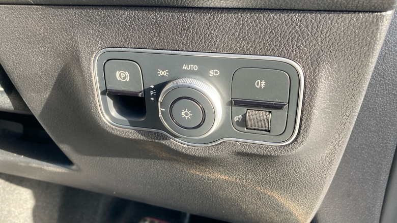 Mercedes-Benz GLB 200 AMG Line Premium 5dr 7G-Tronic Petrol Estate